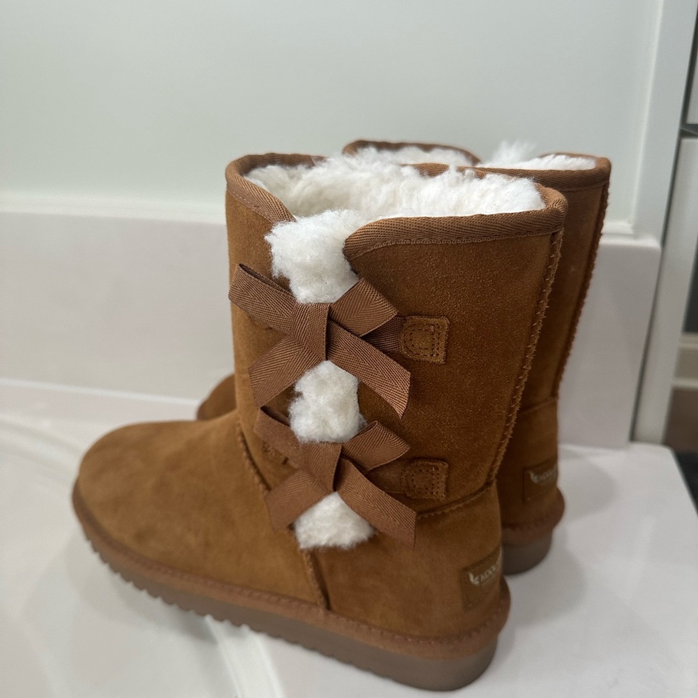 Kookaburra bu UGGS women’s suede boots size 6